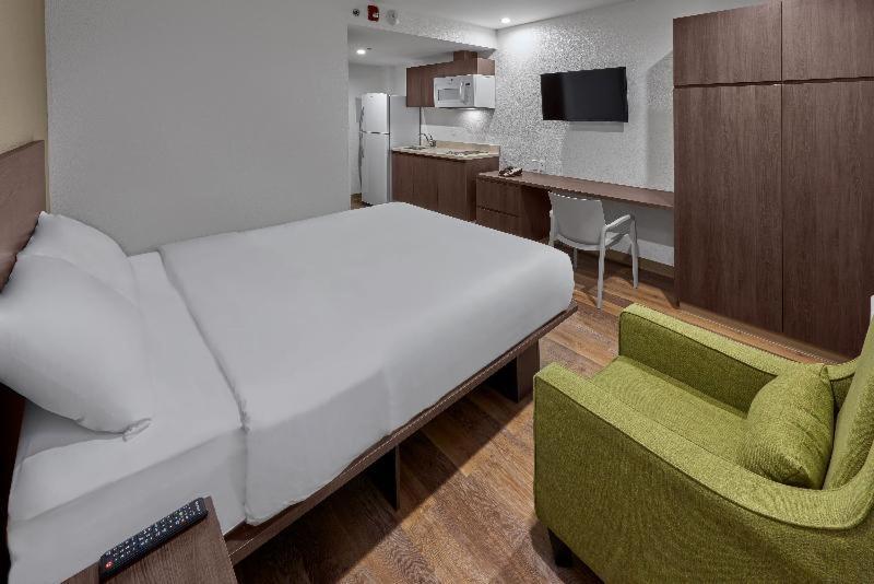 Extended Suites Saltillo Galerias Zimmer foto